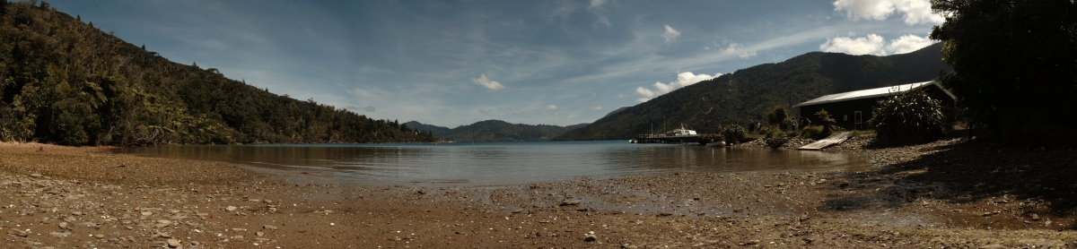 No Road Inn Wharf (Picton, New Zealand)